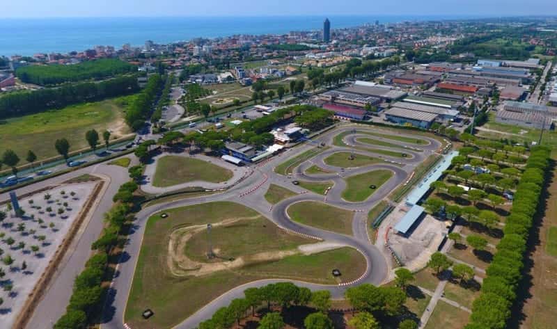 La pista vista dal cielo, con Jesolo e il mare sullo sfondo