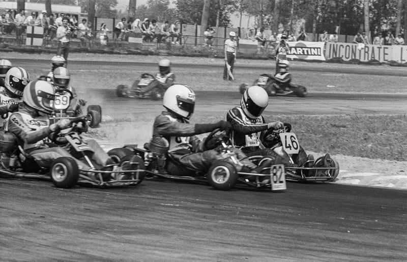 Ayrton Senna con il numero 46 e Mike Wilson con il numero 82